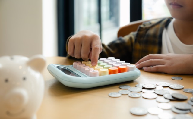 Spielerisch sparen: 3 Challenges, die Kinder und Eltern motivieren